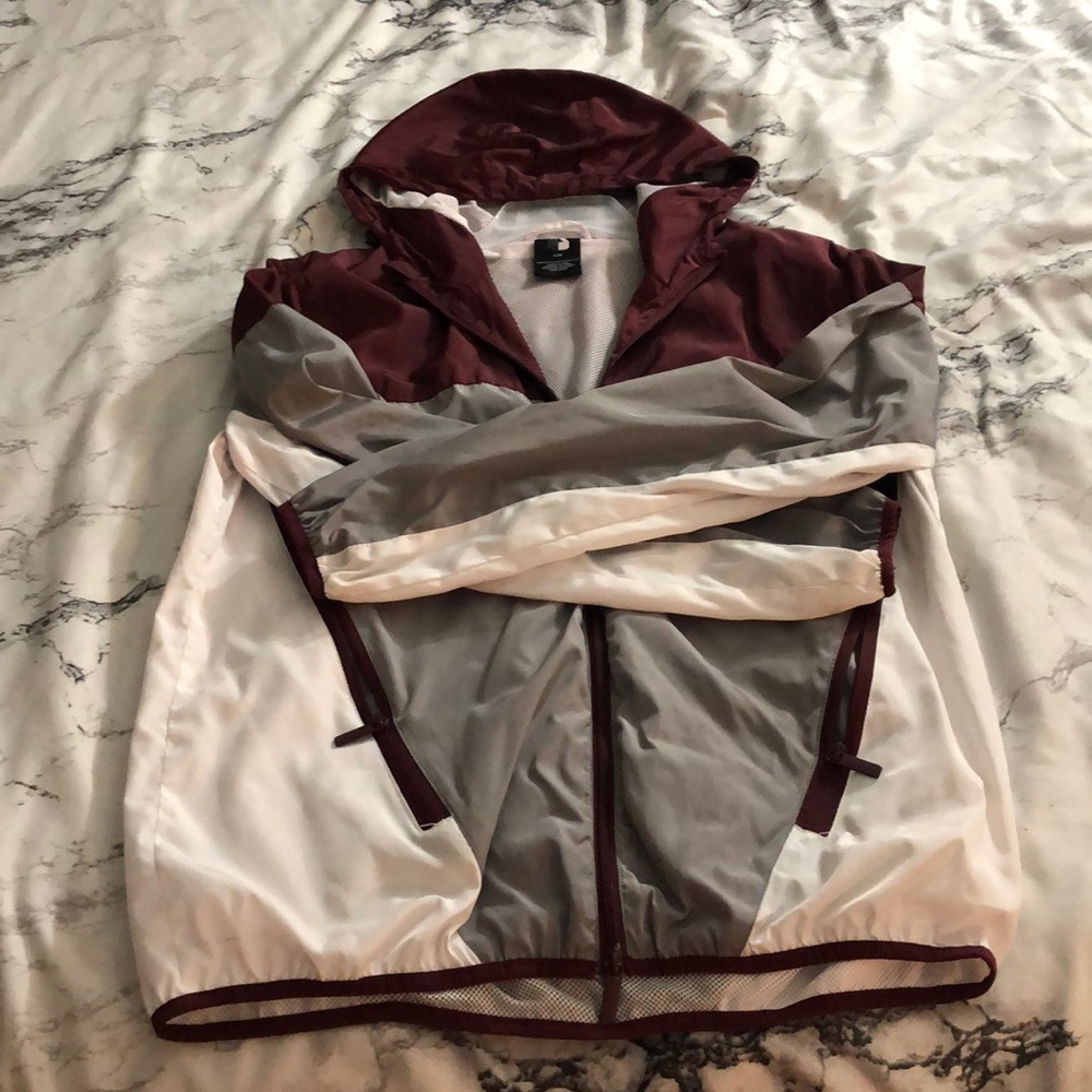 FOOTLOCKER wind breaker